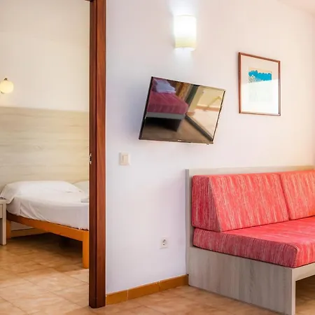 Apto Con Terraza 402 * Кала-Мільор