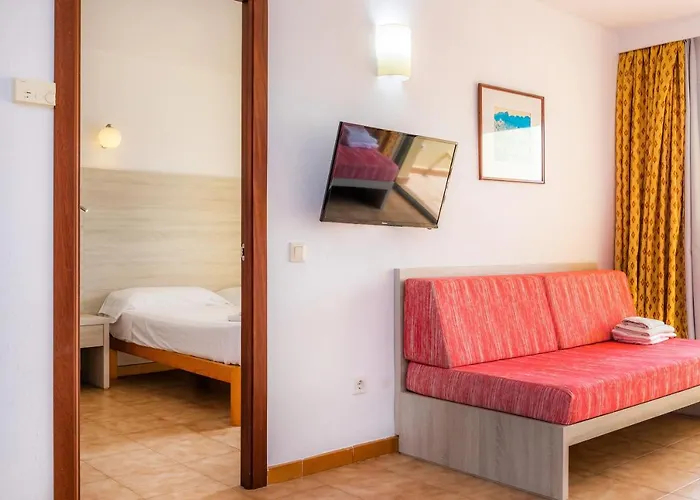 Apto Con Terraza 402 * Кала-Мільор